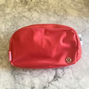 NWT Lululemon Everywhere Belt Bag